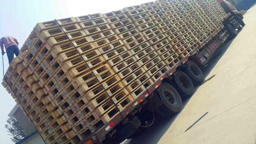 裝貨現(xiàn)場 (4)